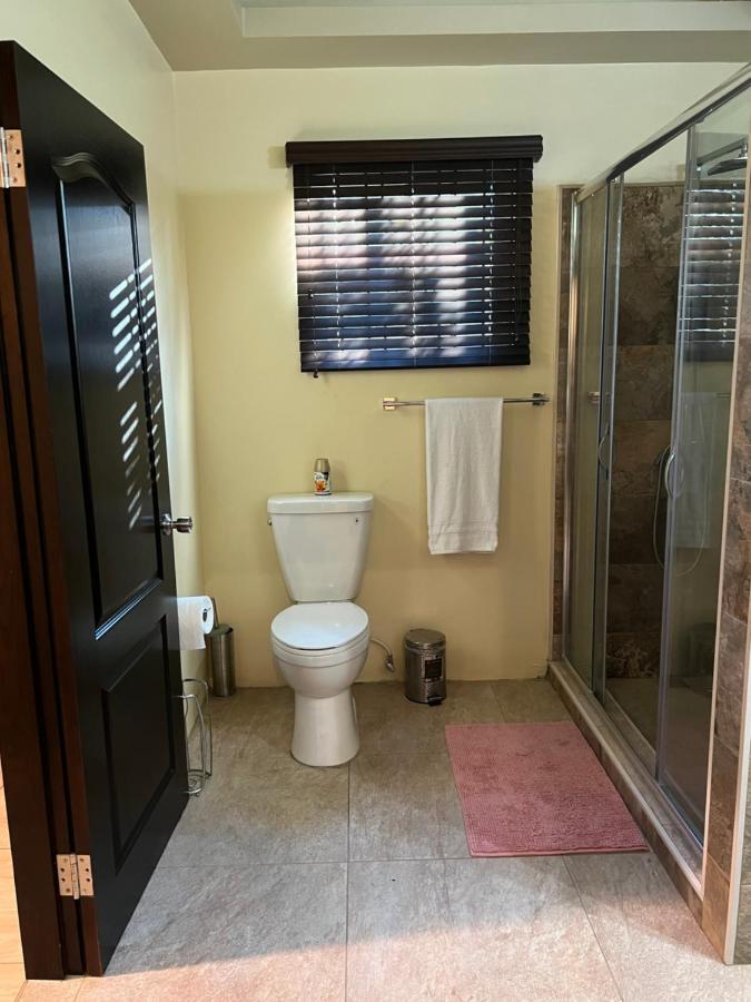 Kingston Oasis One Bedroom Luaran gambar